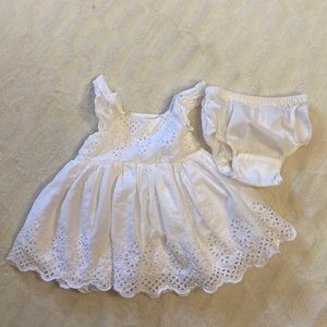 GAP white eyelet dress with bloomers (12m)